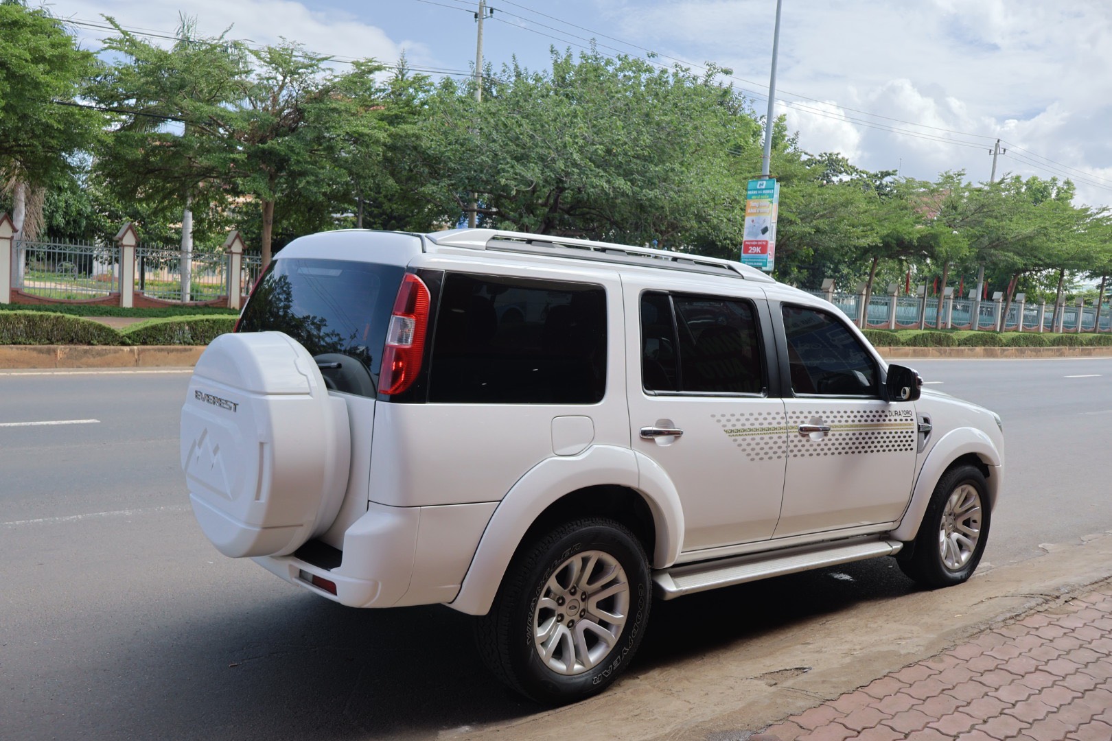 ford everet 2013 (3)