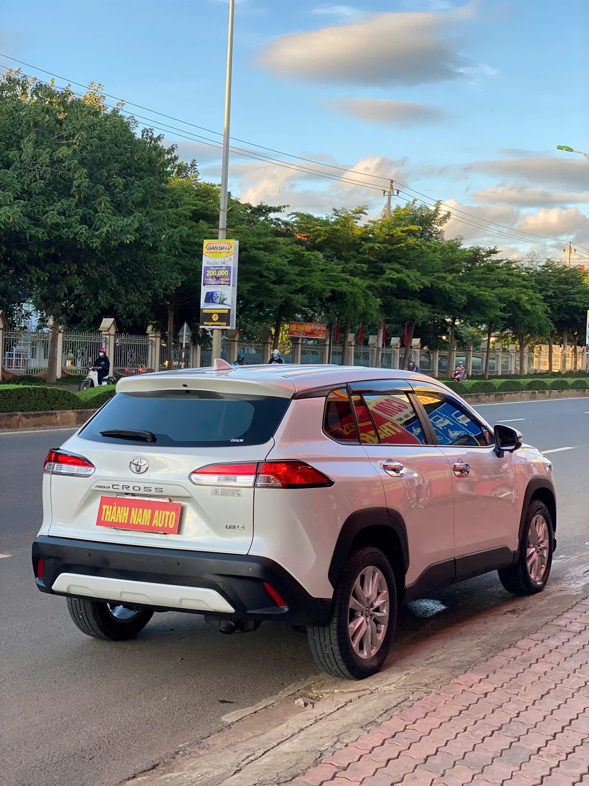 TOYOTA COROLLA CROSS (5)