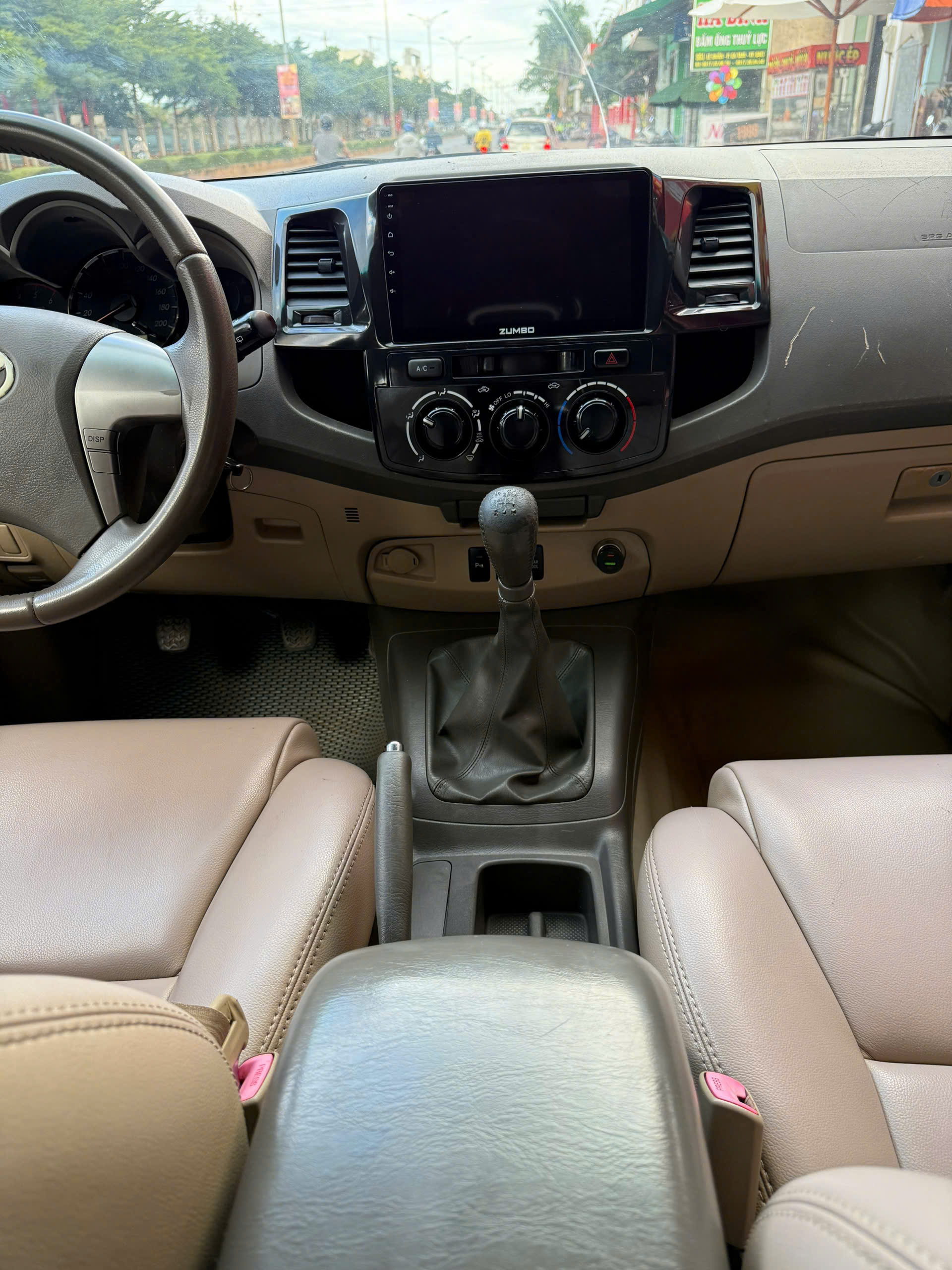 TOYOTA FORTUNER 2.5G 2014 (7)