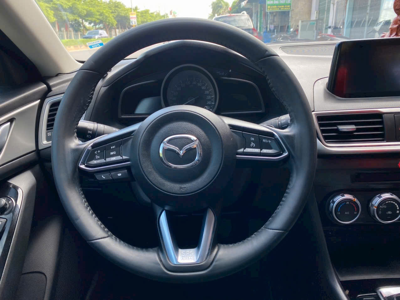 mazda 3 hatchback 2017 (7)
