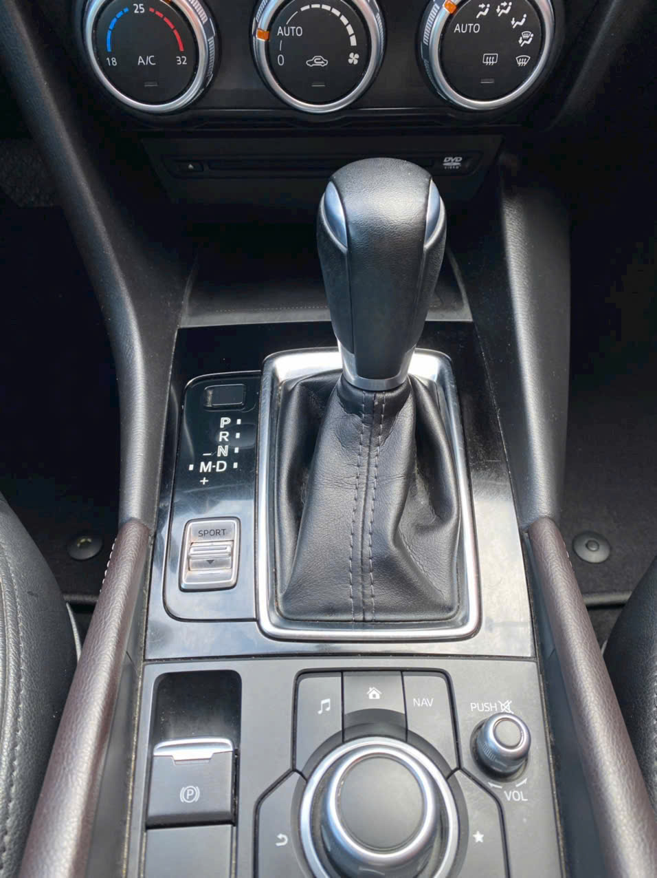 mazda 3 hatchback 2017 (8)