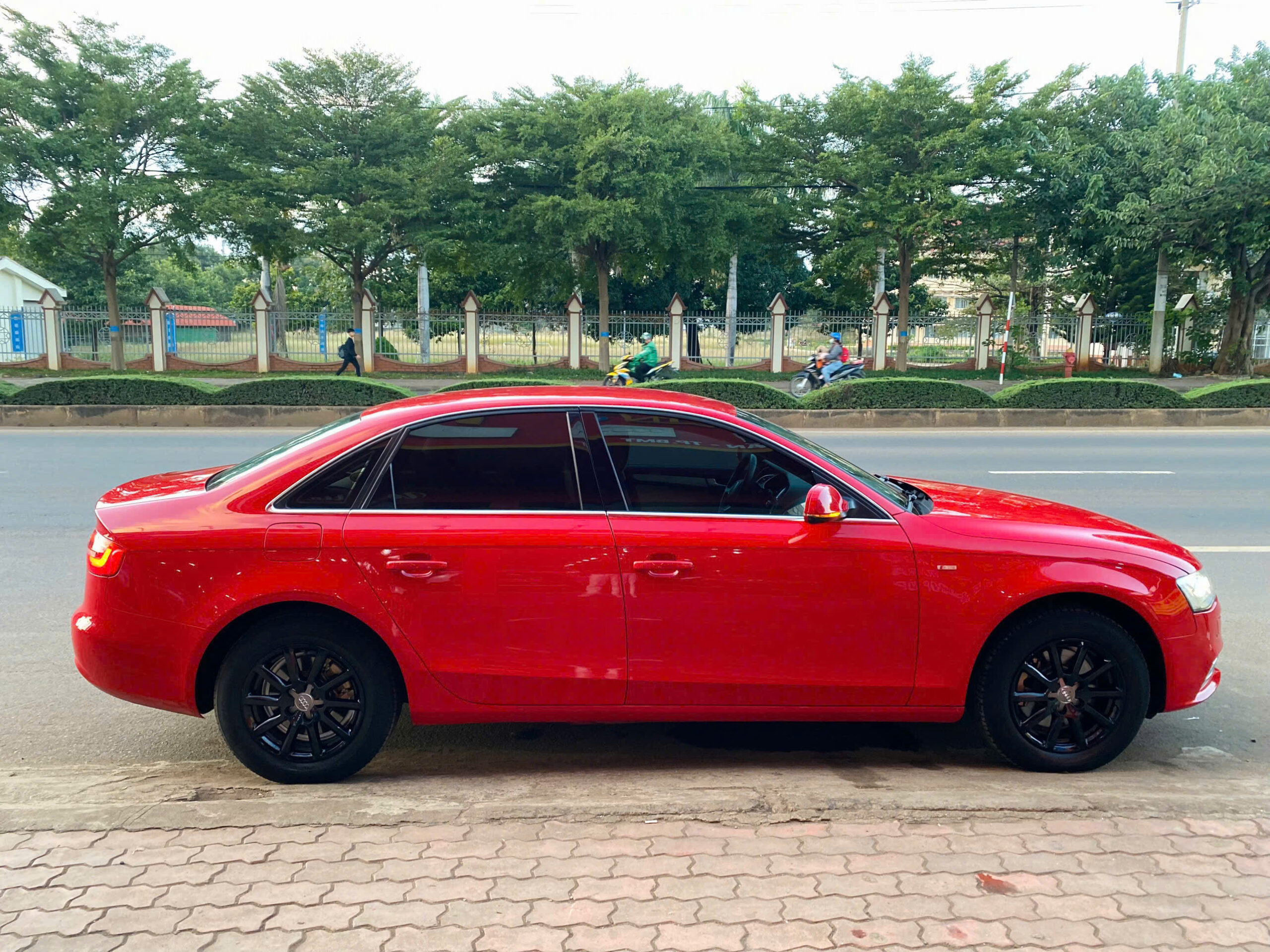 AUDI A4 2014 (1)