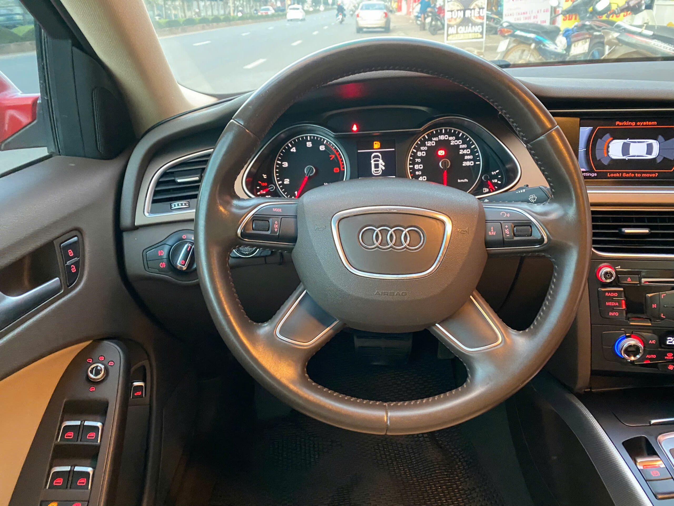 AUDI A4 2014 (2)