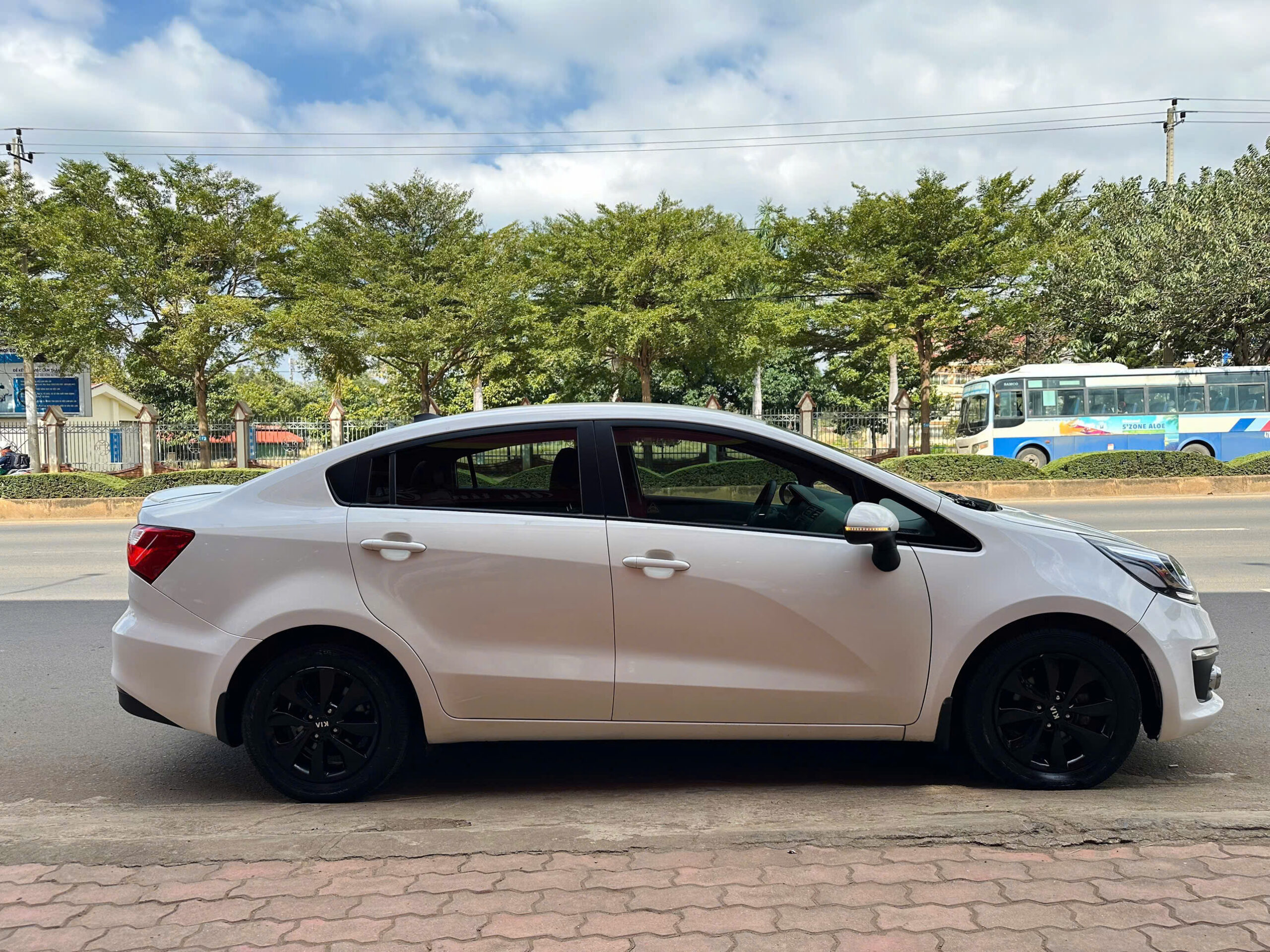 KIA RIO 2016 (7)