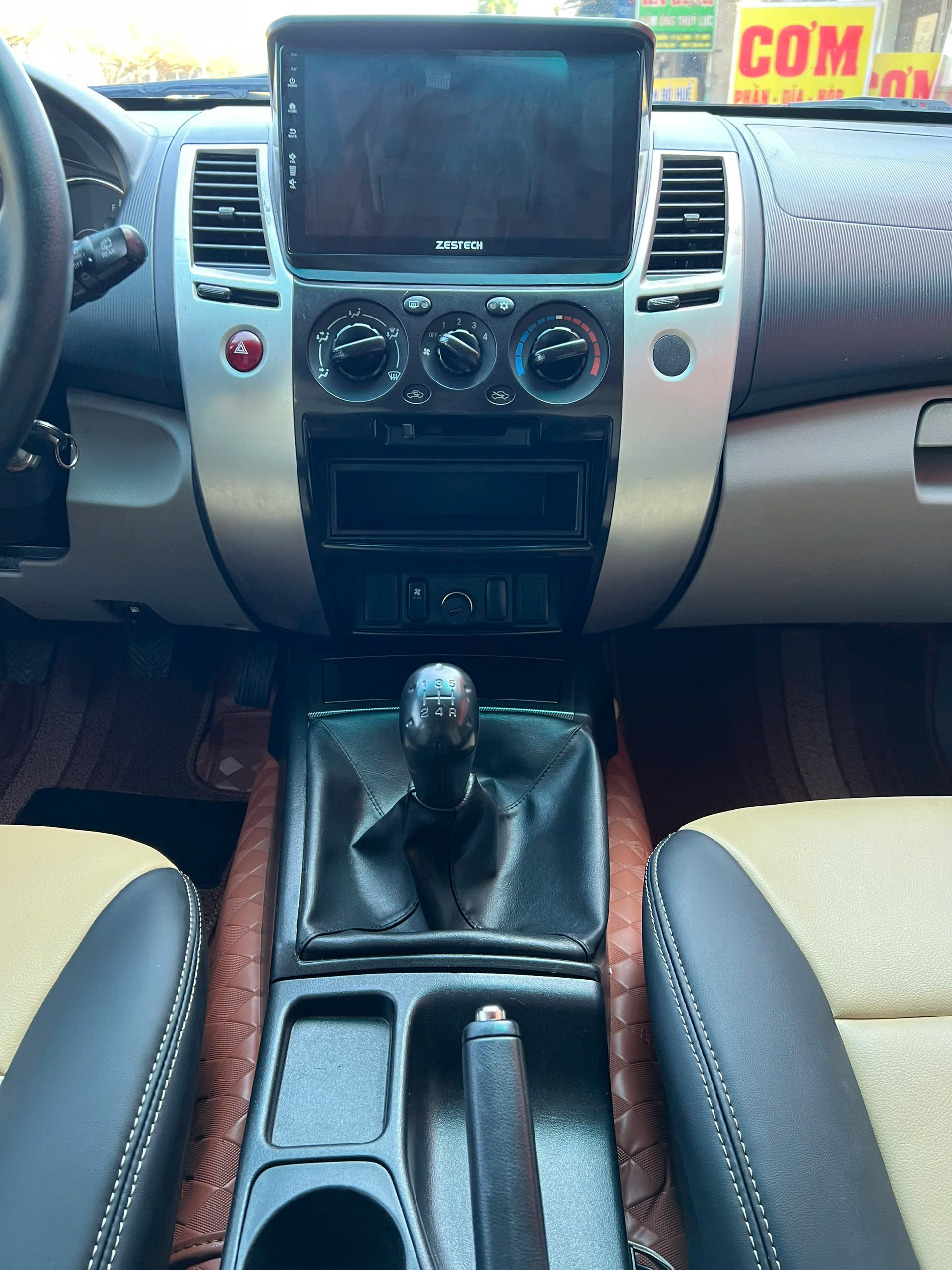 PAJERO SPORT 2017 (12)
