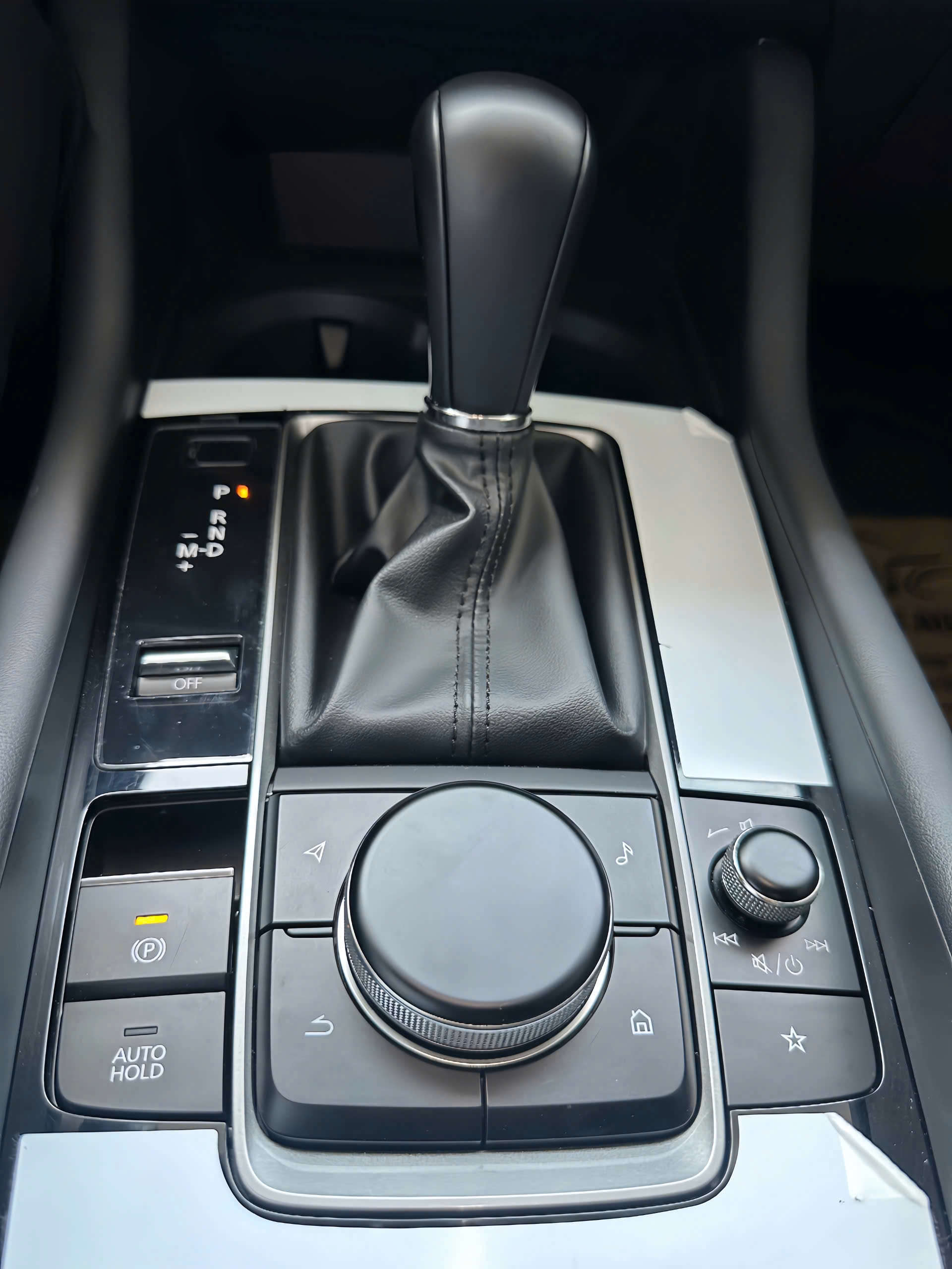 MAZDA 3 2022 (2)