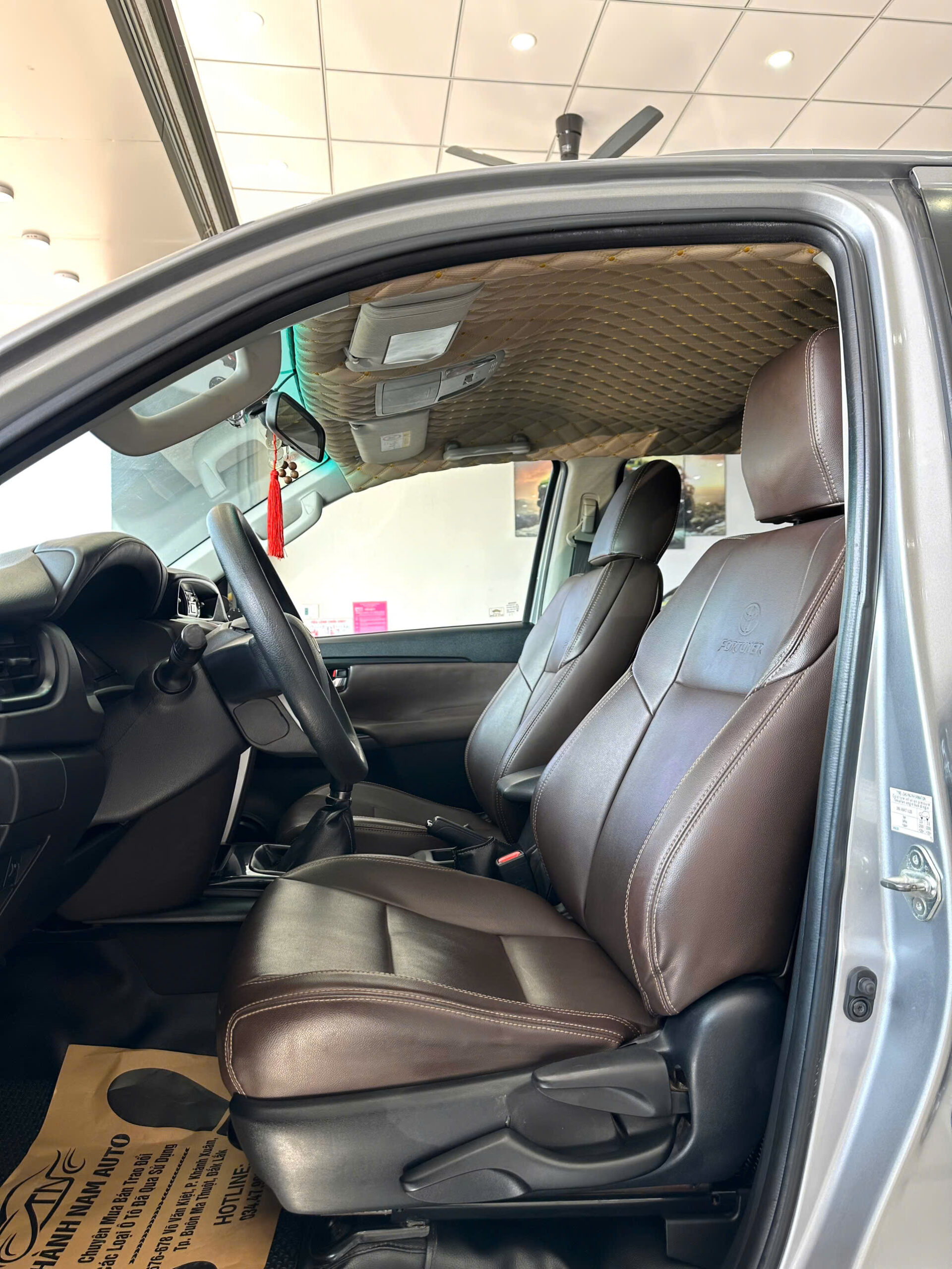 FORTUNER SÀN 2017 BẠC (4)