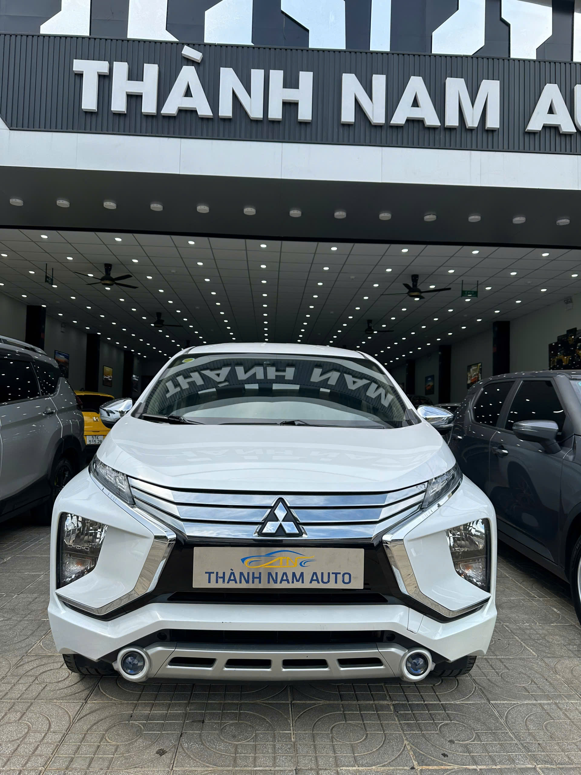 XPANDER 2019 TRẮNG AT (11)