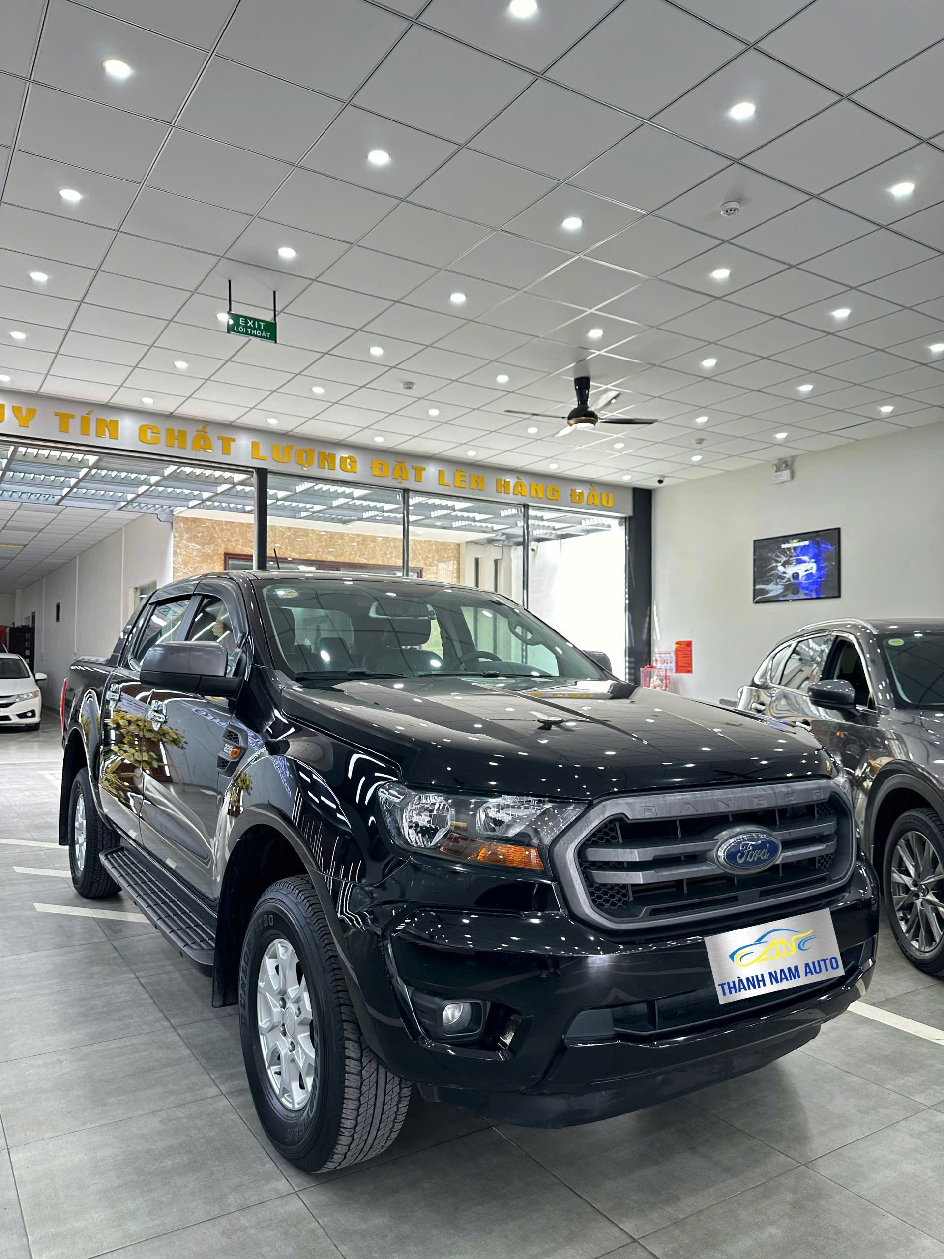 FORD XLS 2020 ĐEN 1 CAU (12)