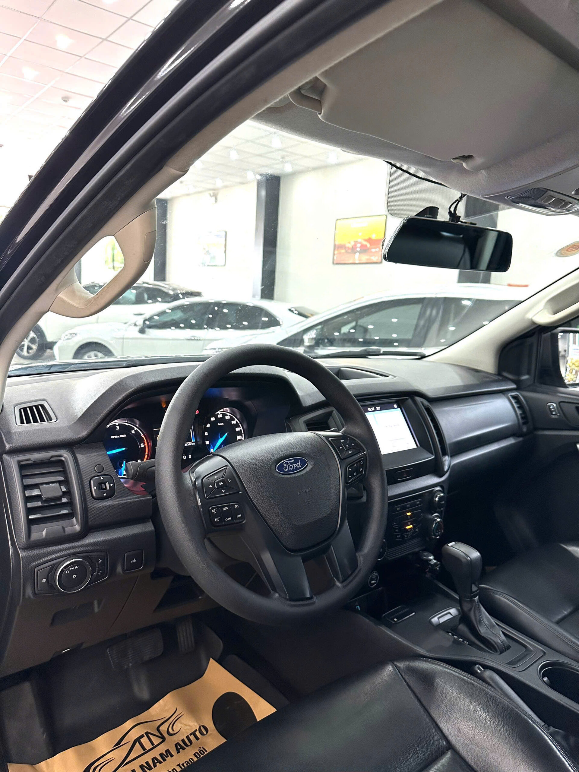 FORD XLS 2020 ĐEN 1 CAU (3)