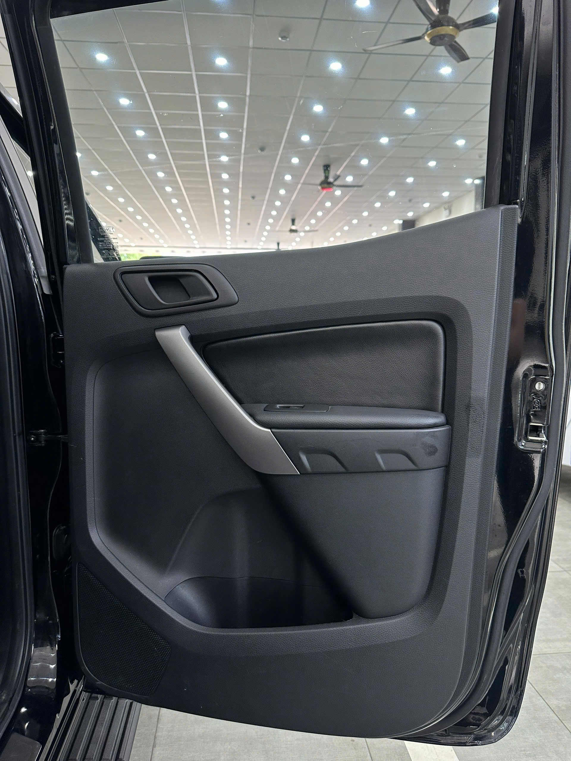 FORD XLS 2020 ĐEN 1 CAU (6)