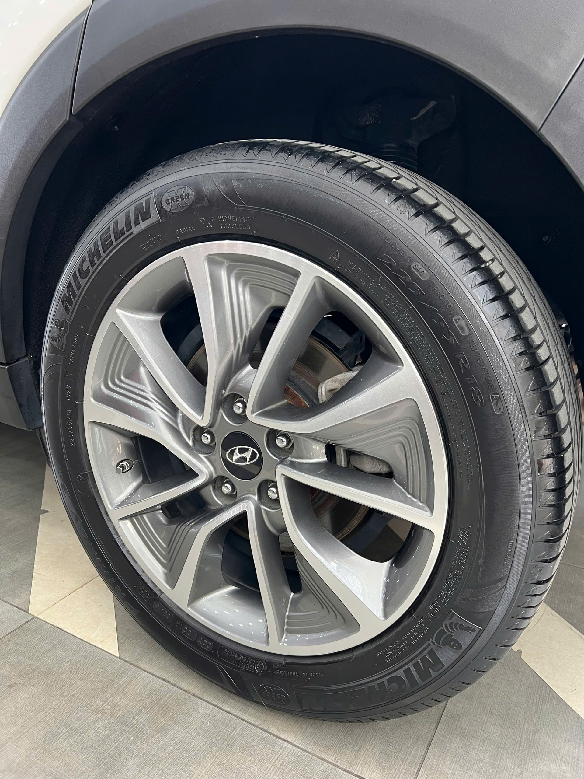 HYUNDAI TUCSON XĂNG ĐẶC BIỆT 2019 MẪU CŨ TRẮNG (10)