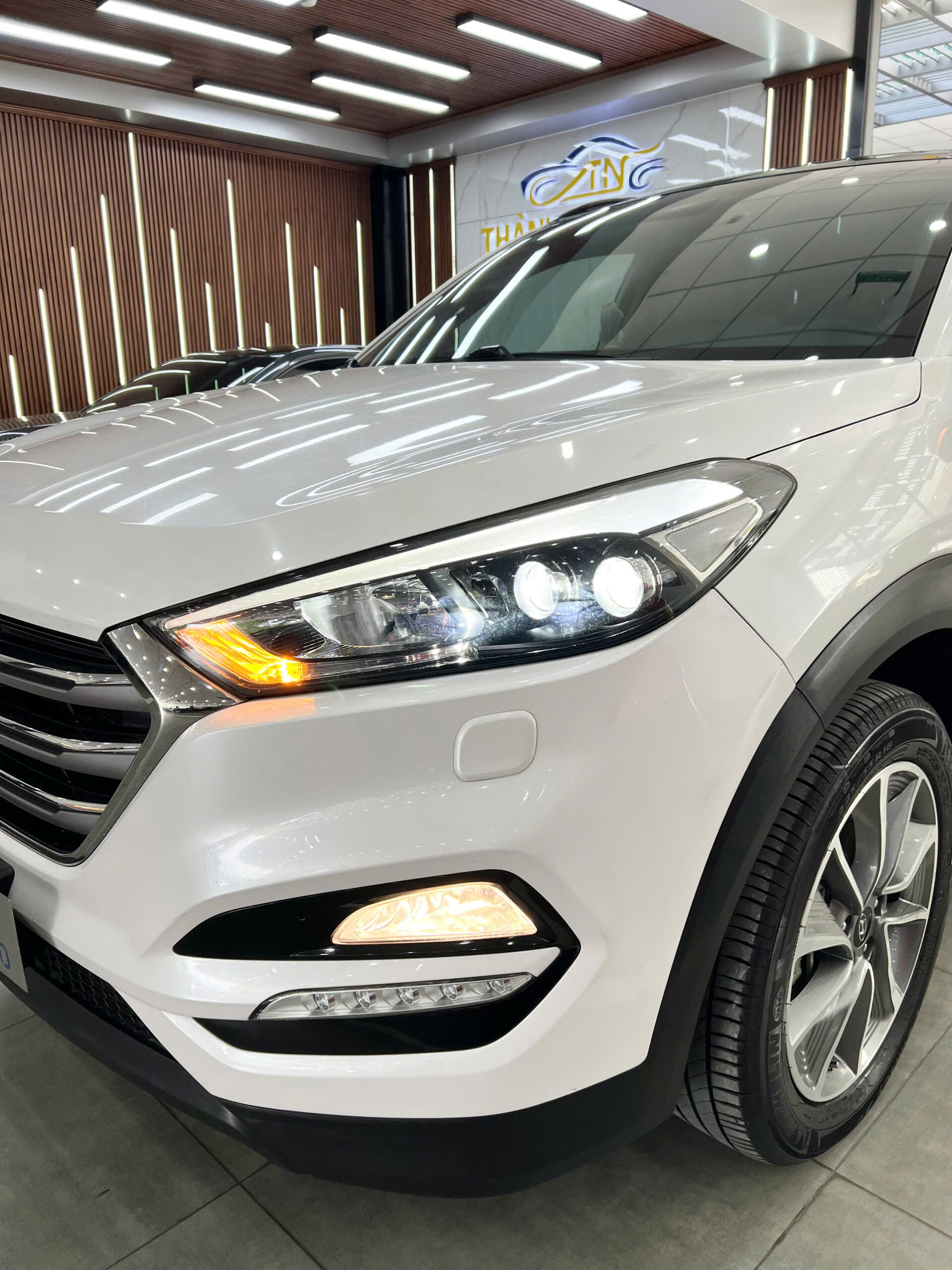 HYUNDAI TUCSON XĂNG ĐẶC BIỆT 2019 MẪU CŨ TRẮNG (15)