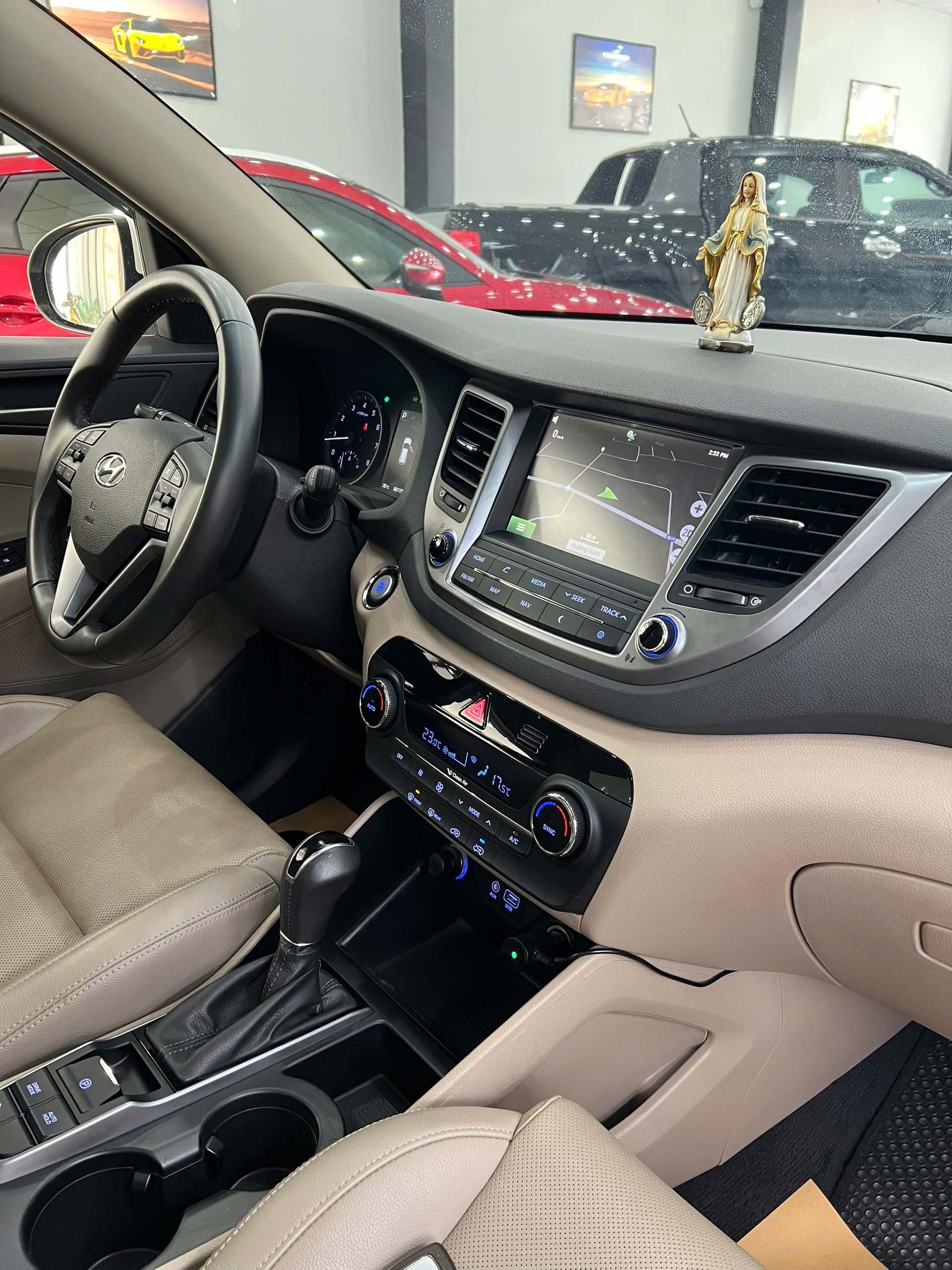 HYUNDAI TUCSON XĂNG ĐẶC BIỆT 2019 MẪU CŨ TRẮNG (17)