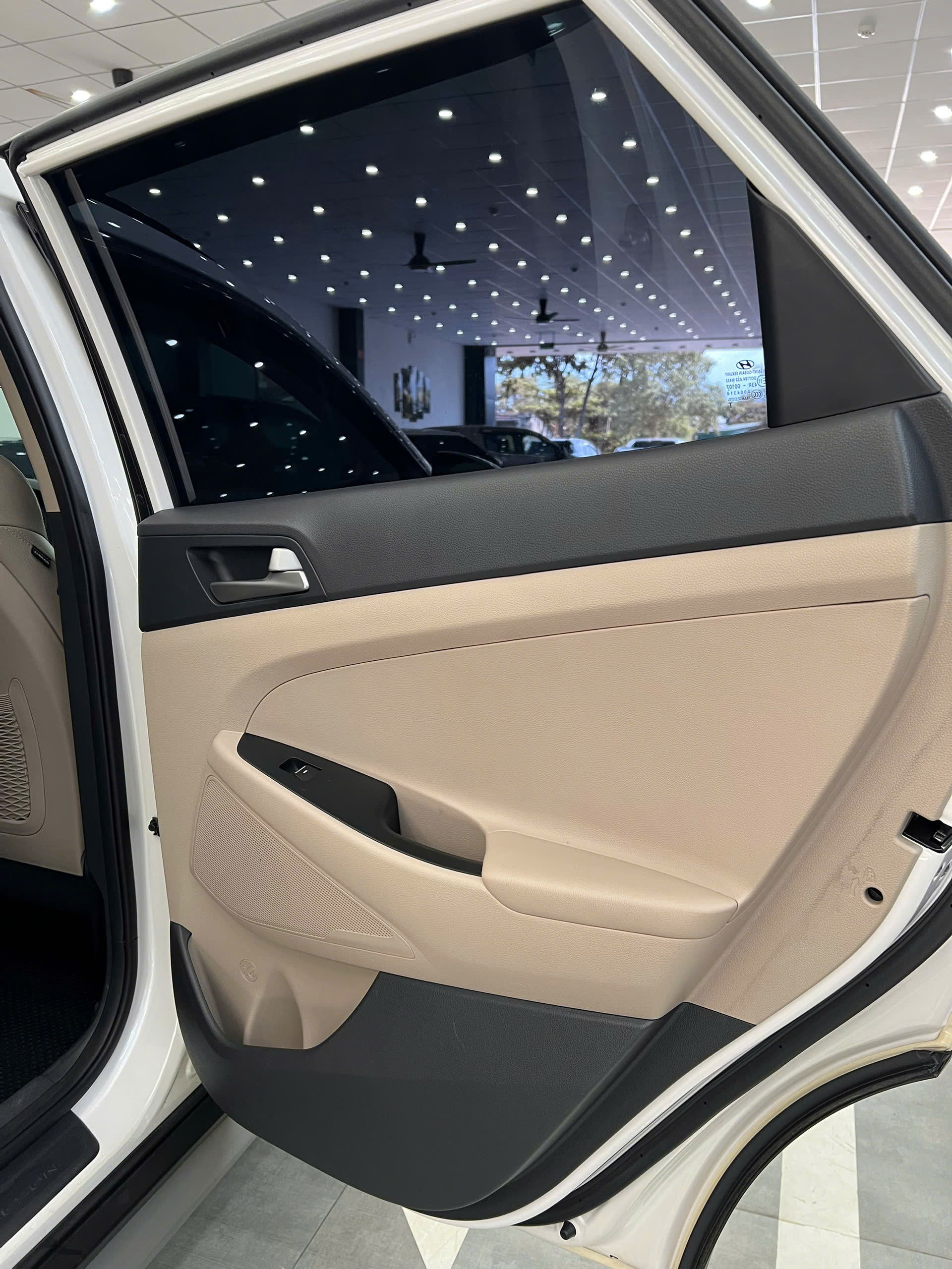 HYUNDAI TUCSON XĂNG ĐẶC BIỆT 2019 MẪU CŨ TRẮNG (7)