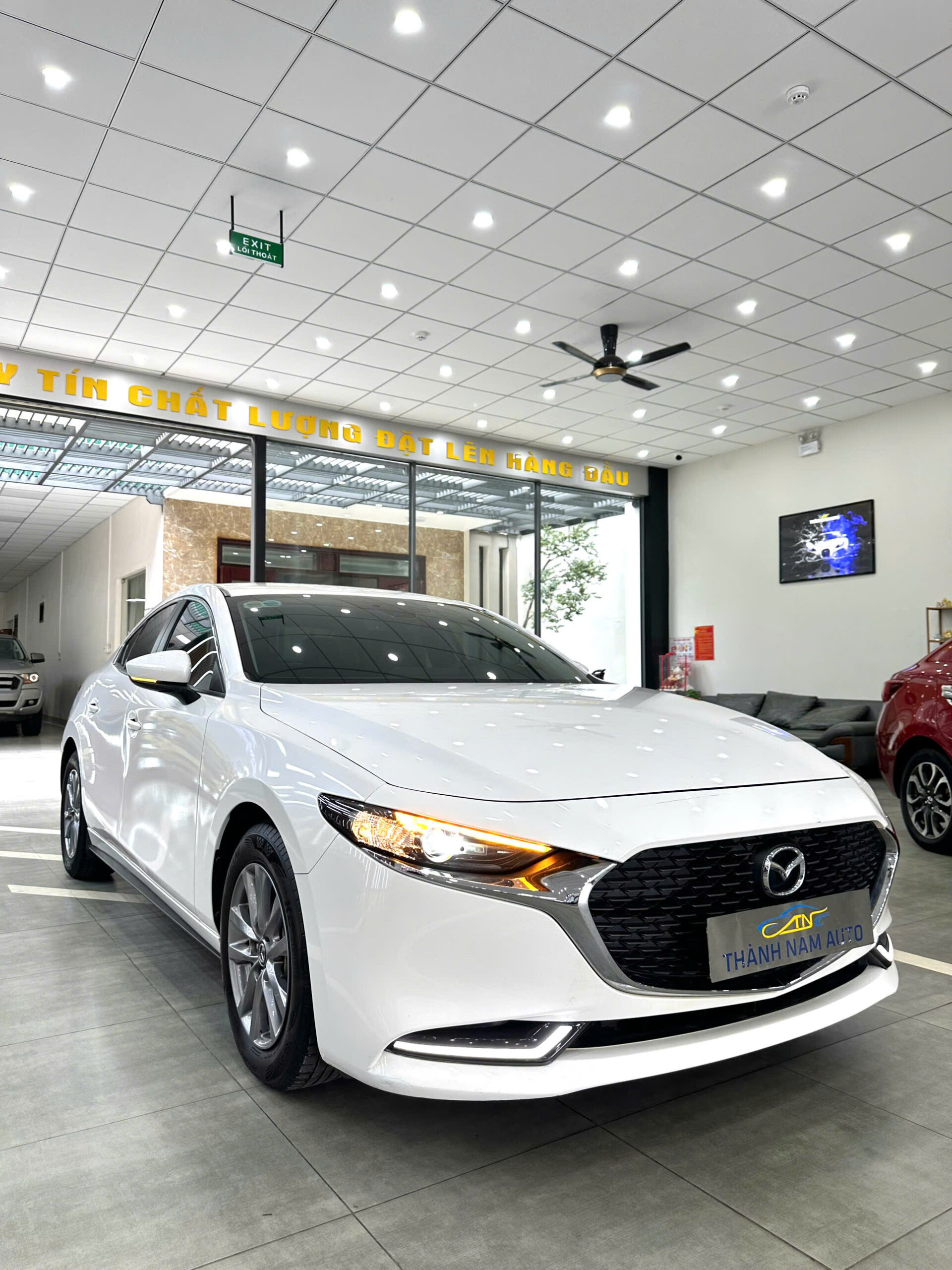 MAZDA 3 LUXURY 2022 TRẮNG (1)