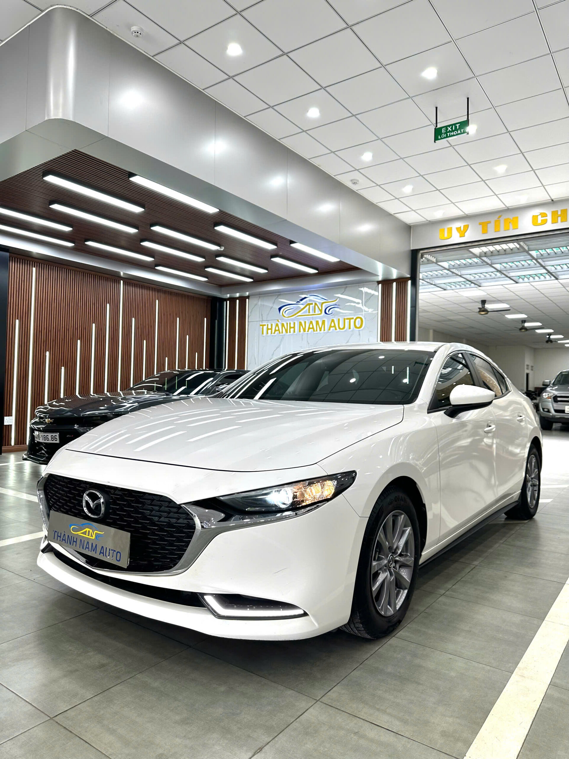 MAZDA 3 LUXURY 2022 TRẮNG (2)