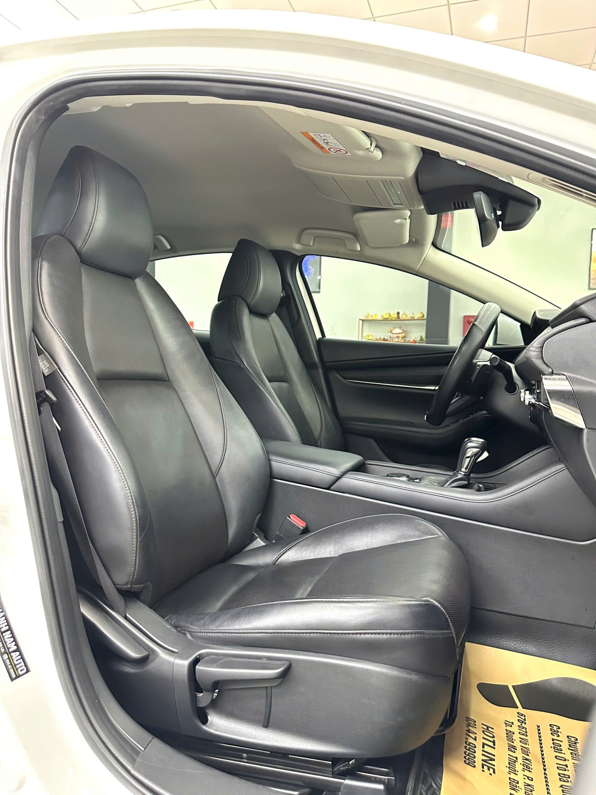 MAZDA 3 LUXURY 2022 TRẮNG (4)