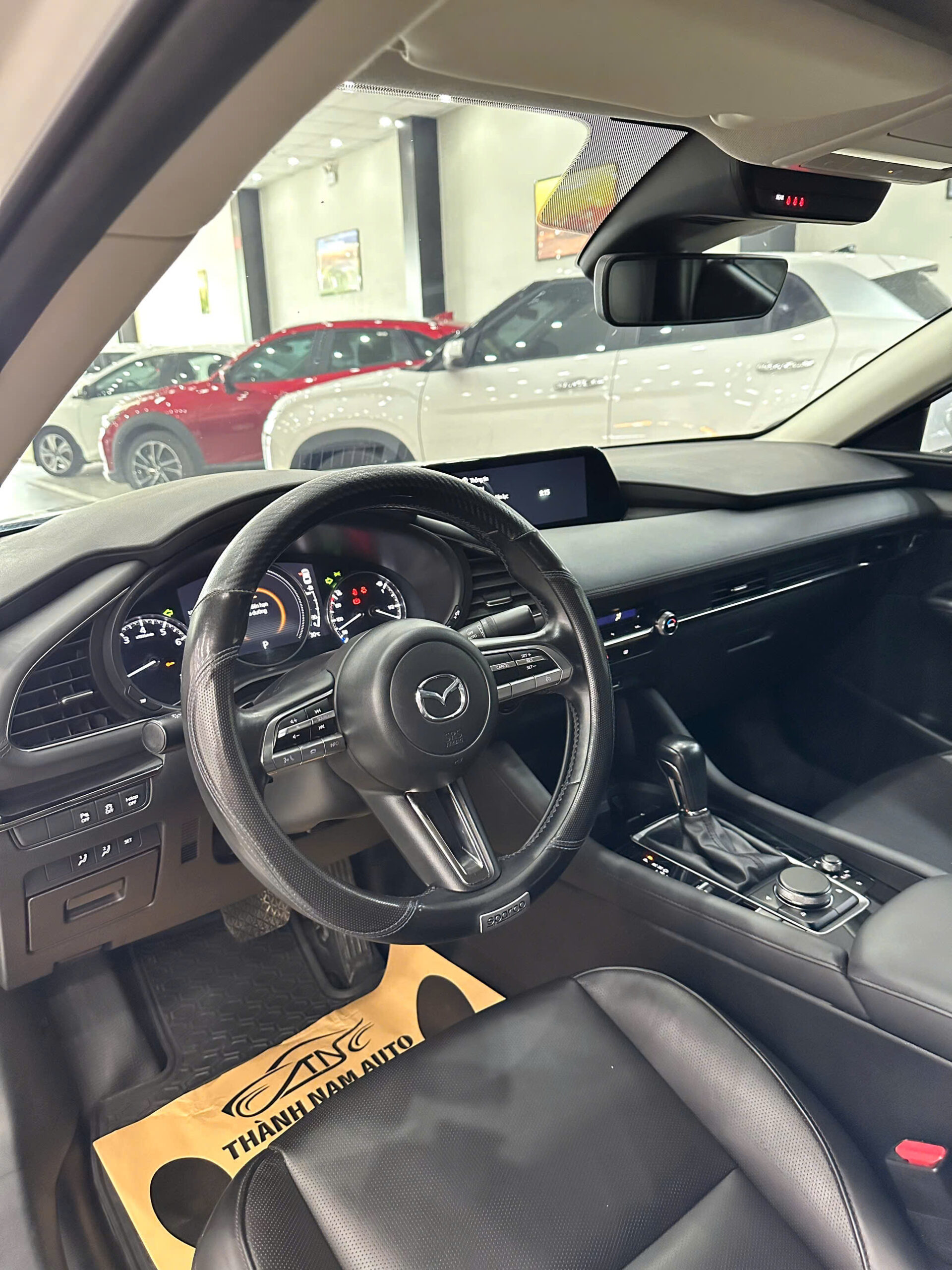 MAZDA 3 LUXURY 2022 TRẮNG (9)