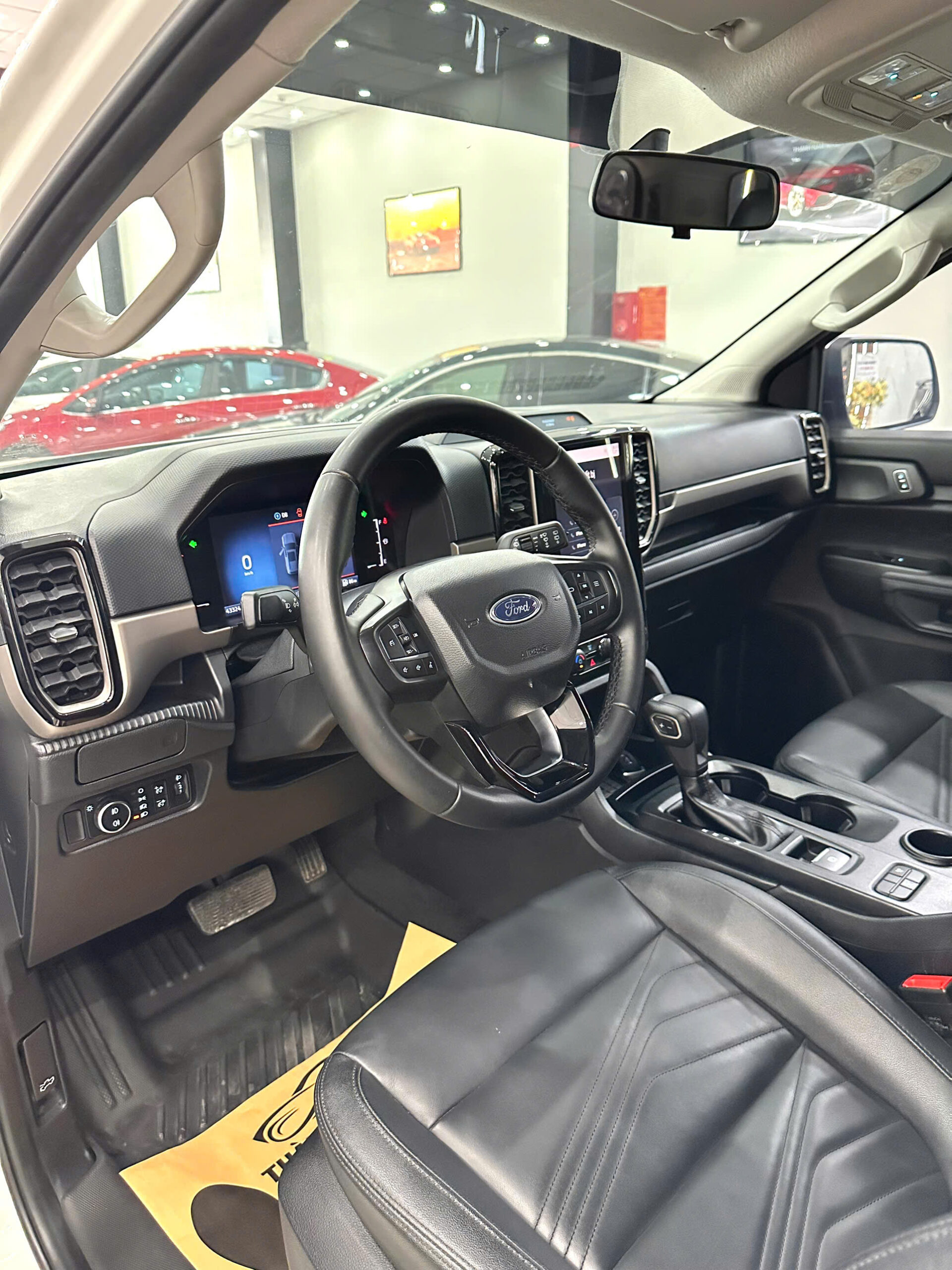FORD EVERESR 2025 AMBIENET (7)