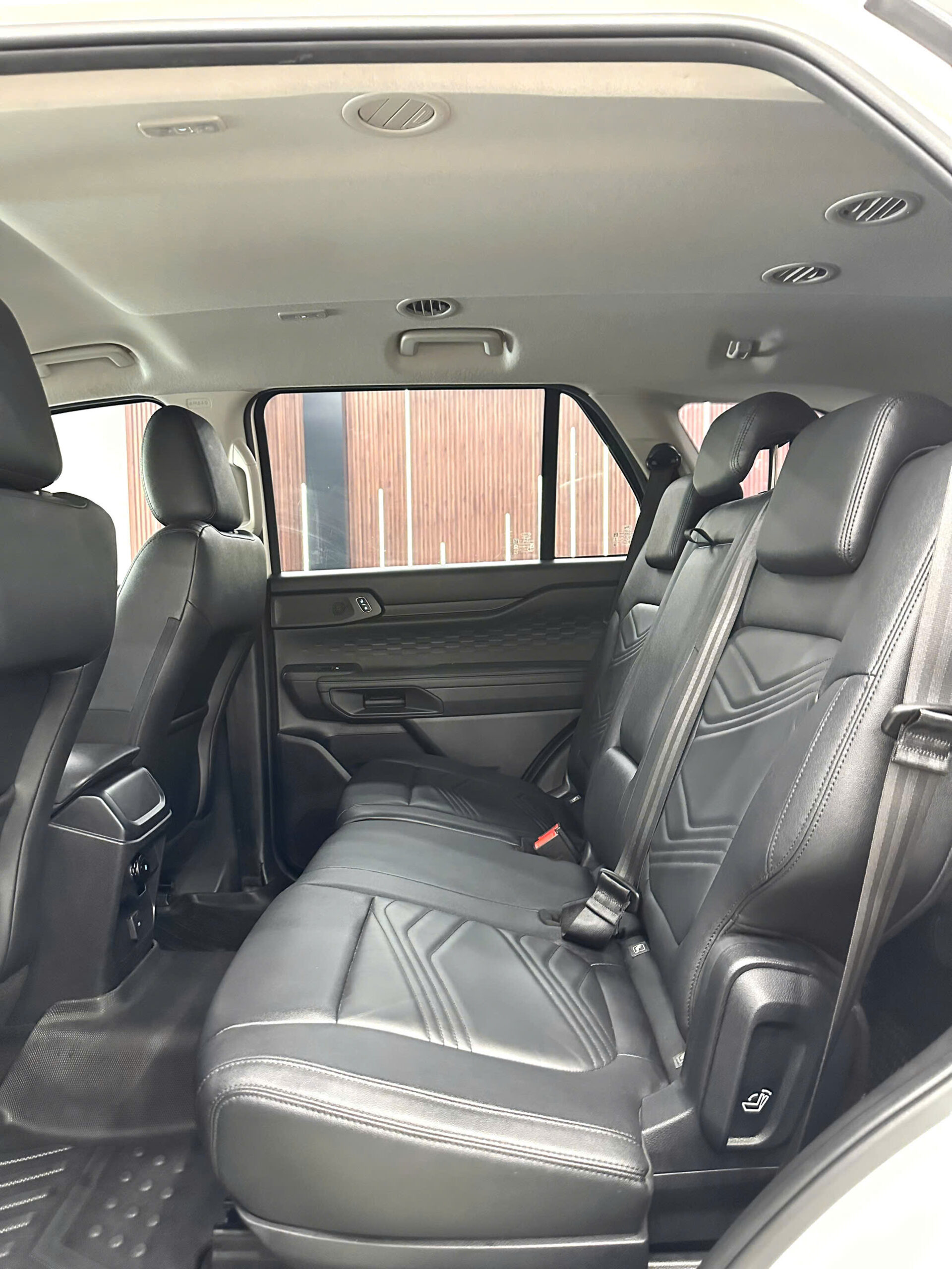 FORD EVERESR 2025 AMBIENET (8)